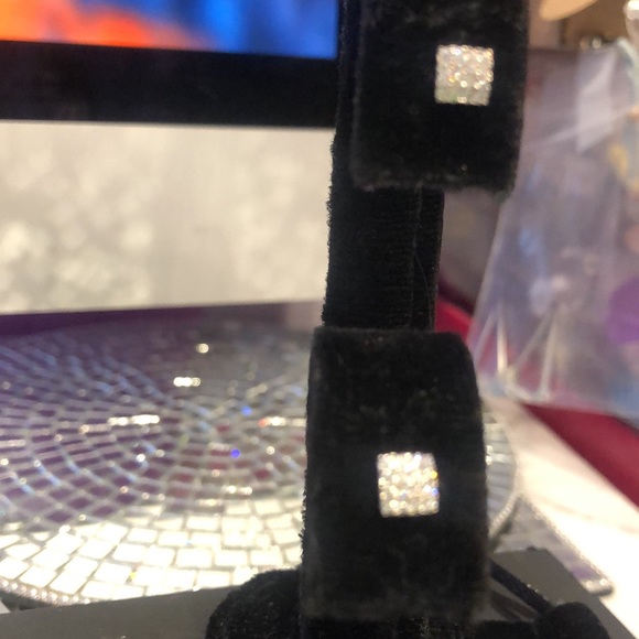 Dainty Little Unisex Cubic Zirconia Pavé Square Studs-Boutique - Picture 4 of 8